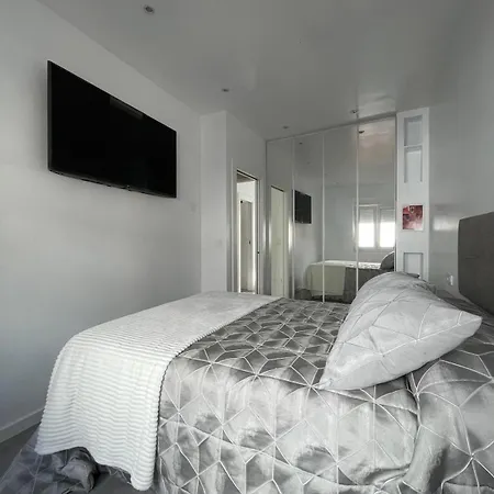 Moderno Junto Al Musac * León